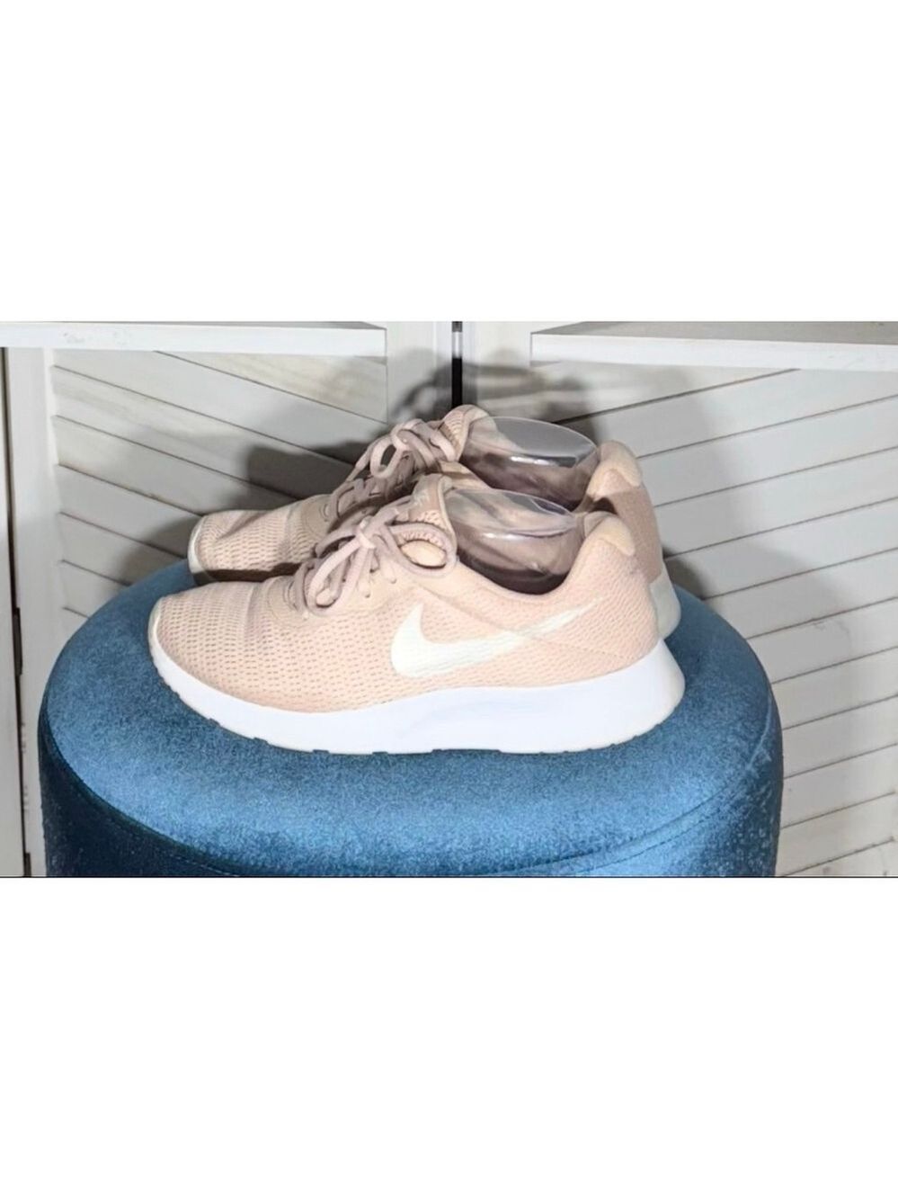 Nike Tanjun pink women's running shoes lightweight sz 9